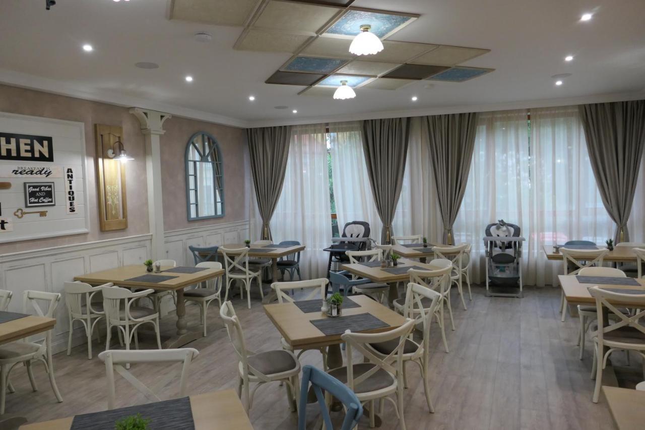 Hotel Mediterraneo 입스 안 데어 도나우 외부 사진