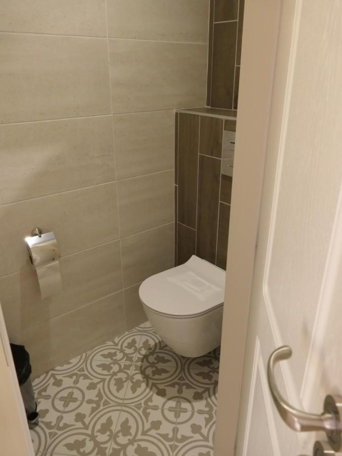 Hotel Mediterraneo 입스 안 데어 도나우 외부 사진