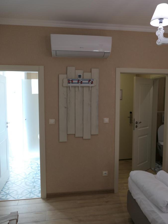 Hotel Mediterraneo 입스 안 데어 도나우 외부 사진