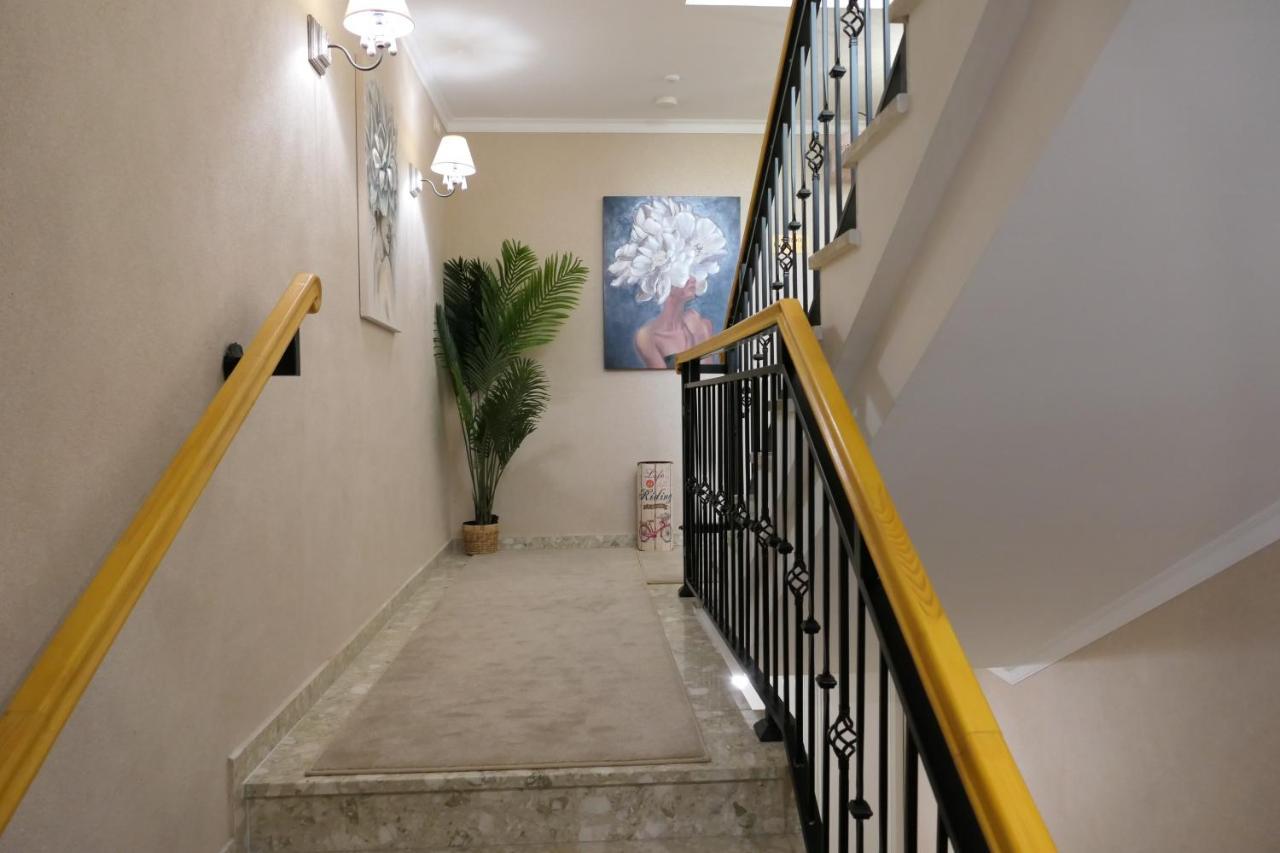 Hotel Mediterraneo 입스 안 데어 도나우 외부 사진