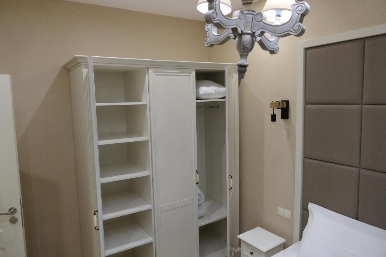 Hotel Mediterraneo 입스 안 데어 도나우 외부 사진