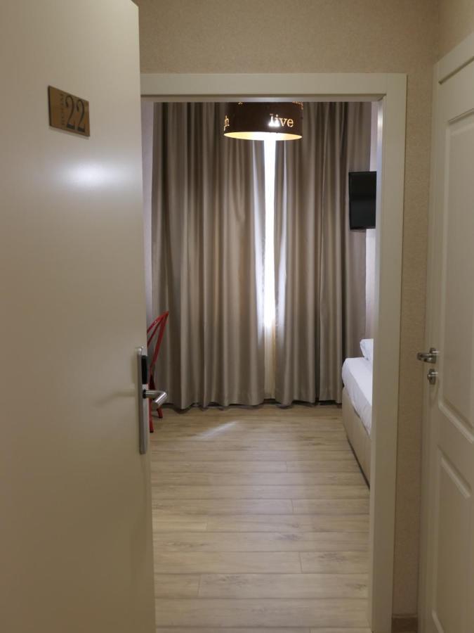 Hotel Mediterraneo 입스 안 데어 도나우 외부 사진