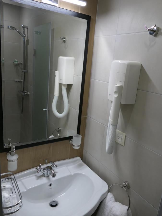 Hotel Mediterraneo 입스 안 데어 도나우 외부 사진