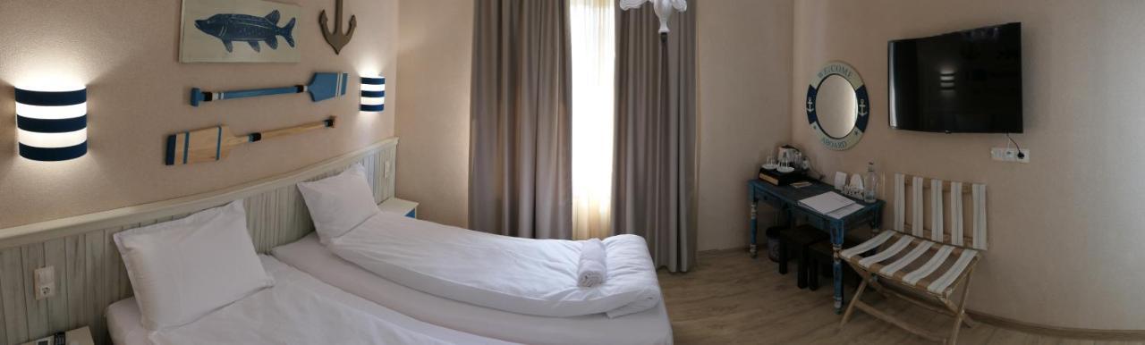 Hotel Mediterraneo 입스 안 데어 도나우 외부 사진