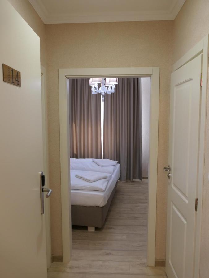 Hotel Mediterraneo 입스 안 데어 도나우 외부 사진