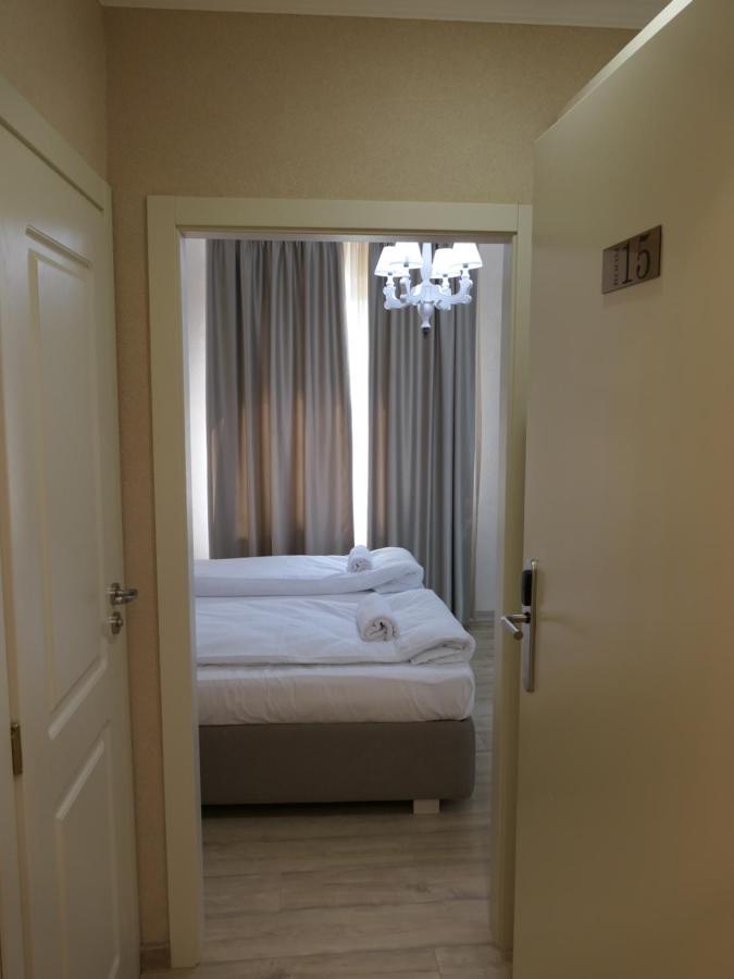 Hotel Mediterraneo 입스 안 데어 도나우 외부 사진