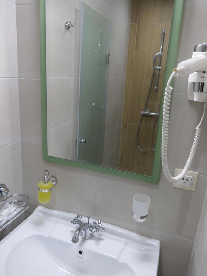 Hotel Mediterraneo 입스 안 데어 도나우 외부 사진